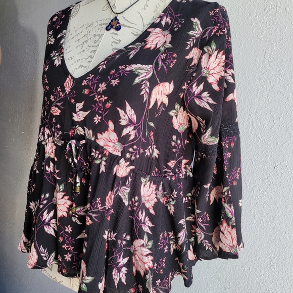 AMERICAN RAG Floral Boho Top - Picture 4 of 6